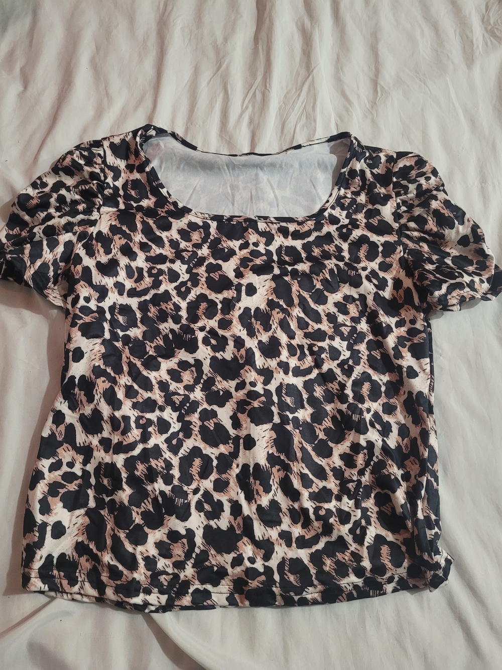 Leopard Print Short Sleeve Scoop Neck Top - Beige/Black